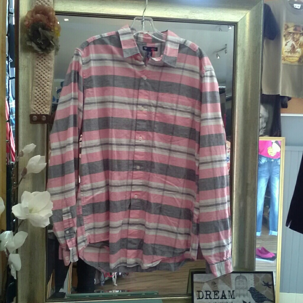 Gap button up